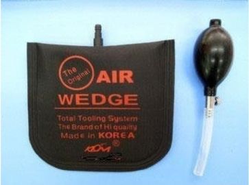 良い価格 便利で黒い中型の空気くさび AW02 の自動車のための専門のエアバッグの調整用具 オンライン